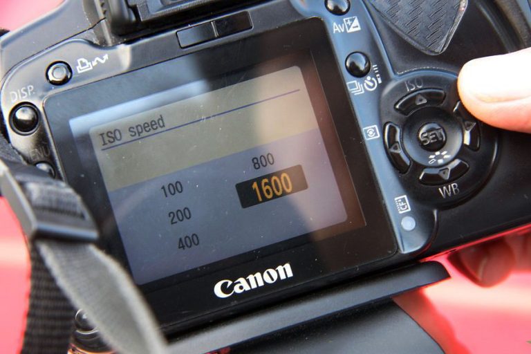 تنظیمات ISO دوربین چیست — یک راهنما به زبان ساده