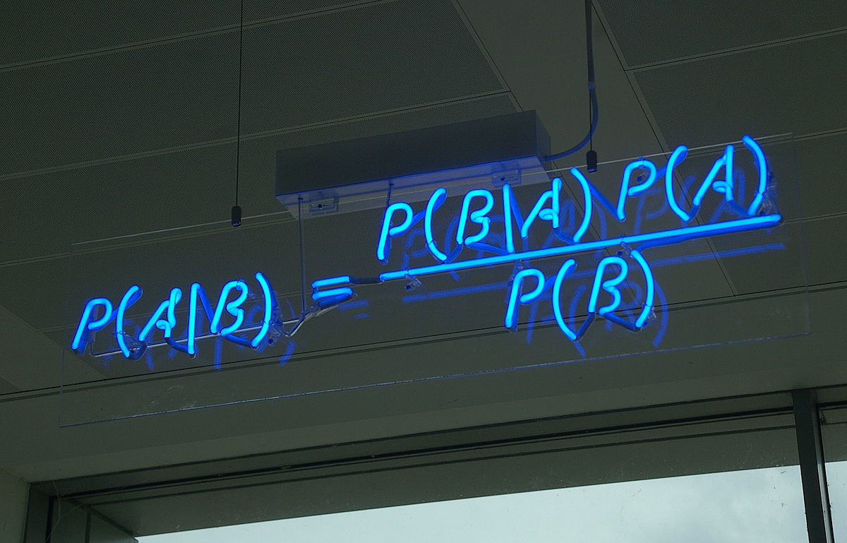 قضیه بیز (Bayes Theorem) در احتمال شرطی و کاربردهای آن