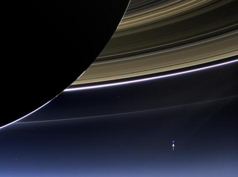 زمین از فاصله یک و نیم میلیارد کیلومتری -- تصویر نجومی روز