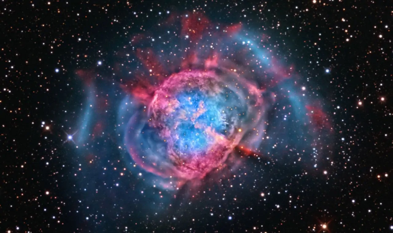 سحابی دمبل (Dumbbell Nebula) — تصویر نجومی روز