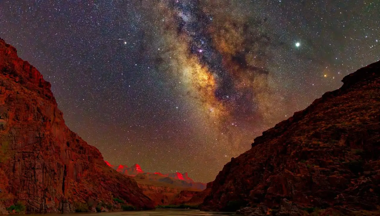 غروب آفتاب بر فراز گرند کانیون — تصویر نجومی روز