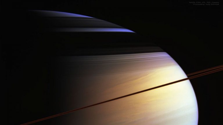 رنگ های سیاره زحل — تصویر نجومی روز