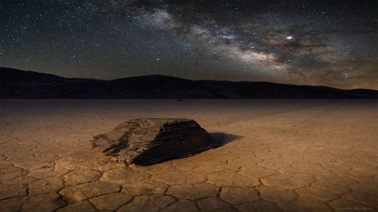 حرکت سنگ ها در دره مرگ — تصویر نجومی روز