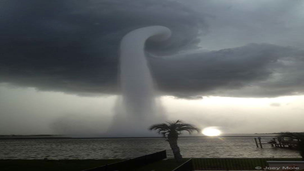 گردباد دریایی در فلوریدا — تصویر نجومی روز