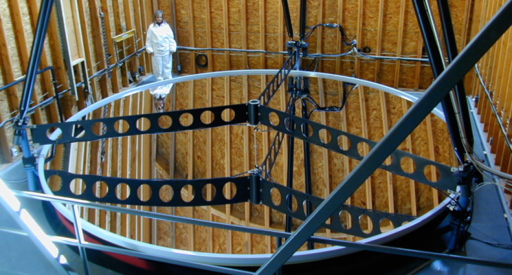 تلسکوپ آینه مایع
