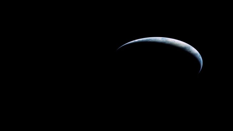 تصویری از زمین در مأموریت آپولو ۱۷ — تصویر نجومی