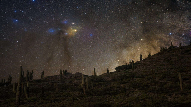 چشم‌‌ اندازی ژرف از آسمان شب — تصویر نجومی