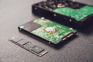 هارد SSD چیست و چطور کار می‌کند؟ — به زبان ساده