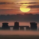 طلوع آفتاب بر فراز استون هنج – تصویر نجومی