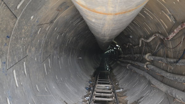 تونل انتقال آب از سد آزاد کردستان به دشت قروه