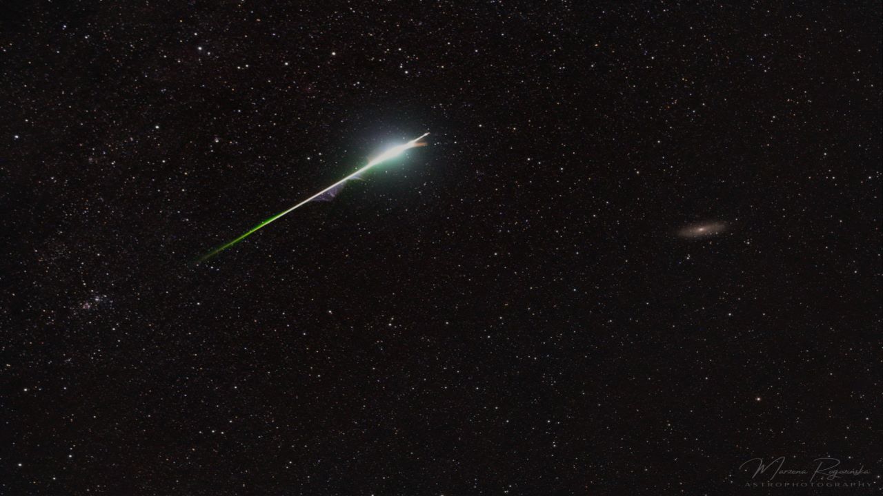 شهاب برساوشی و کهکشان آندرومدا — تصویر نجومی