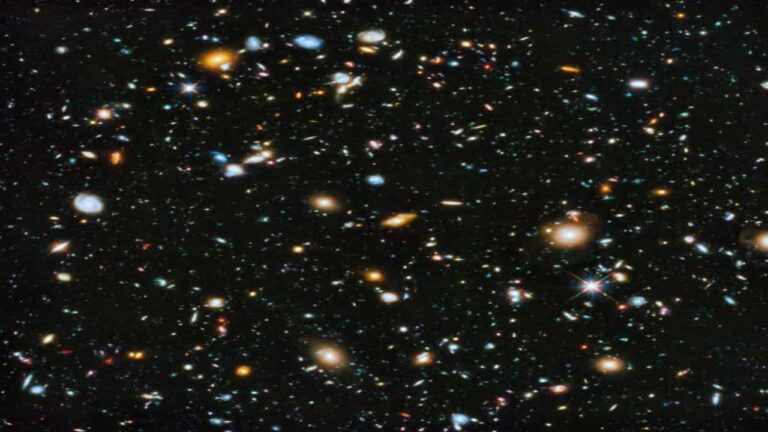 زمینه فراژرف هابل — تصویر نجومی