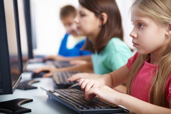 برنامه نویسی به عنوان یک هنر آزاد در مطلب «۵ دلیل مهم برای آموزش زبان برنامه نویسی به کودکان»