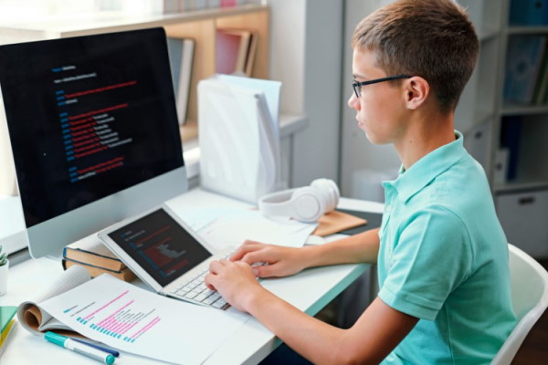 ۵ دلیل مهم برای آموزش برنامه نویسی به کودکان 