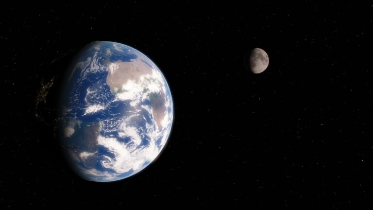 زمین و ماه — تصویر نجومی