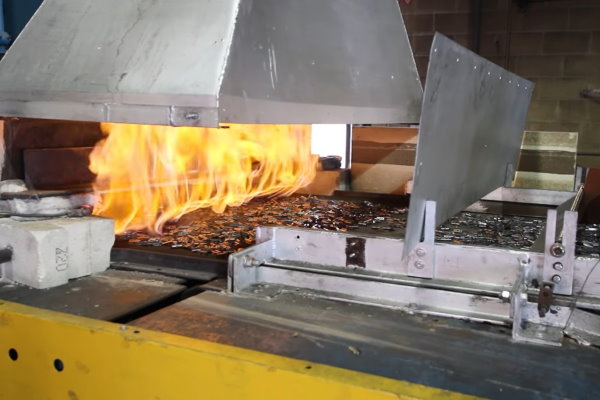 حرارت دهی به قطعات برای اجرای سخت کاری فلزات به روش آس پخت