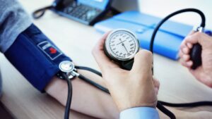 فشار خون چیست و چه اهمیتی دارد ؟ — از تشخیص تا درمان — به زبان ساده