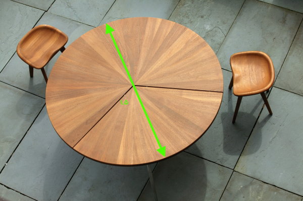 میز دایره‌ای شکل به قطر 1/5 متر