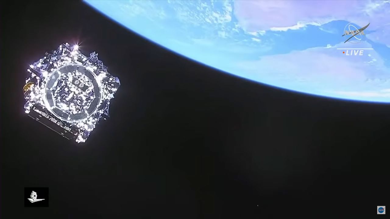 تلسکوپ فضایی جیمز وب بر فراز زمین — تصویر نجومی