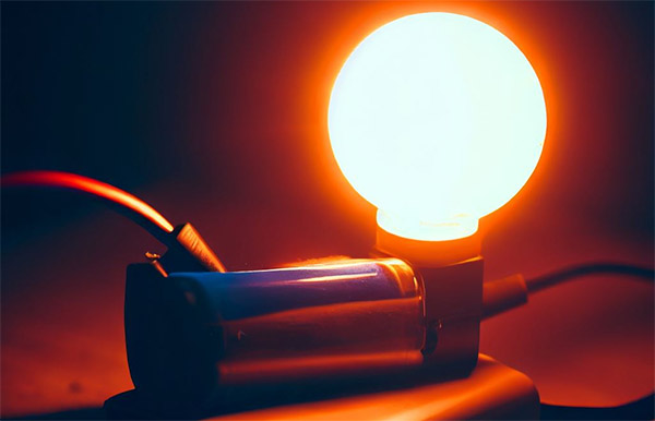 لامپ متصل به باتری - انرژی الکتریکی