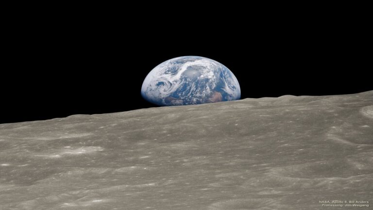 تصویری تاریخی از طلوع زمین — تصویر نجومی