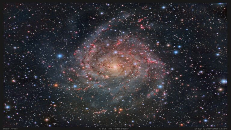 کهکشان مخفی در صورت فلکی زرافه — تصویر نجومی