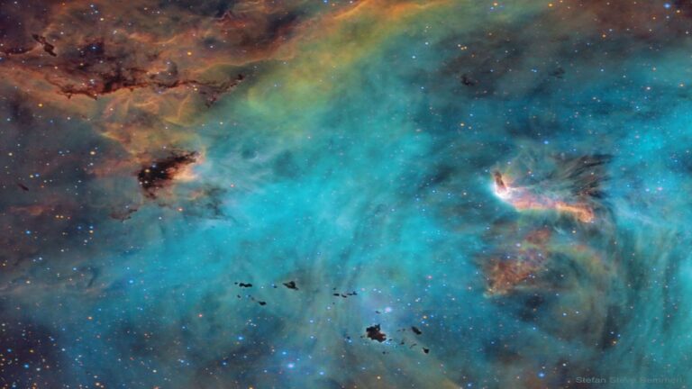 ستاره ها و ابرهای تیره در سحابی مرغ دونده — تصویر نجومی