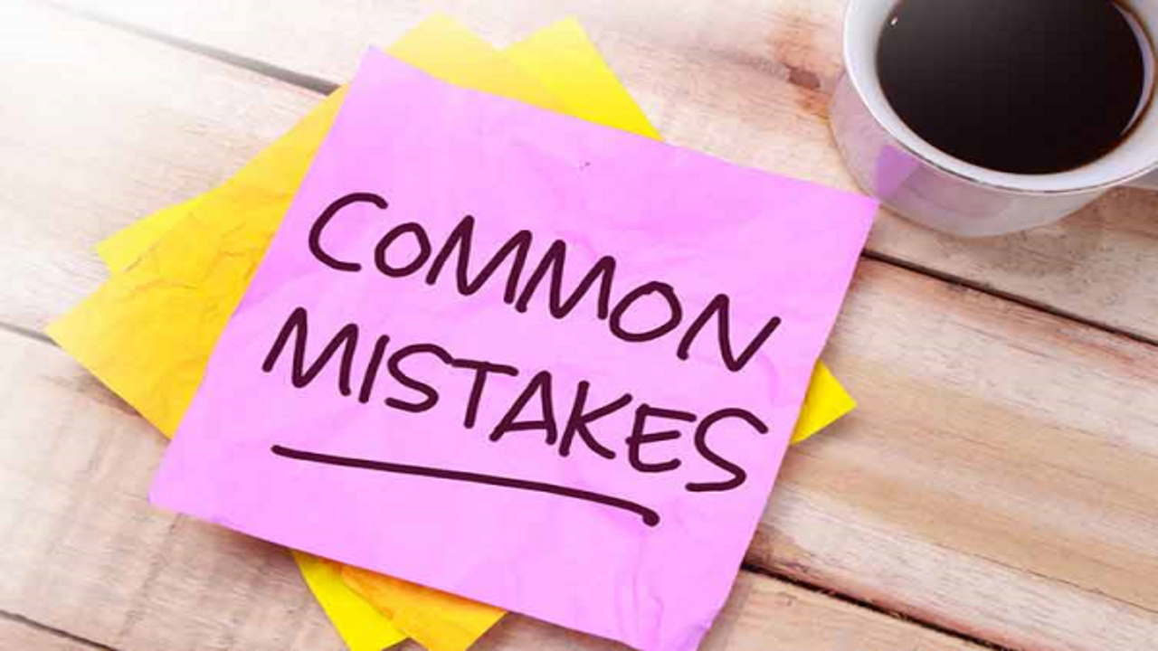 اشتباهات رایج گرامری در زبان انگلیسی — توضیح ۱۰۰ خطای مهم