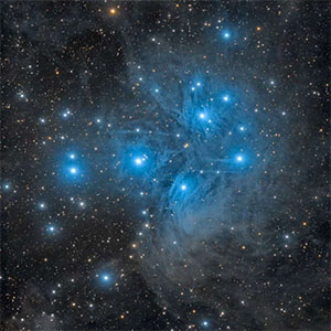 خوشه پروین متشکل از ستاره‌های داغ آبی