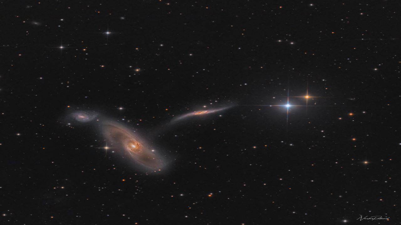 مجموعه کهکشانی آرپ ۲۸۶ — تصویر نجومی