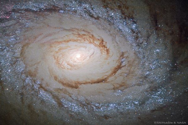 کهکشان ستاره فشان M94 از دید هابل