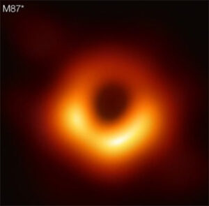 سیاهچاله ای در مرکز کهکشان M87