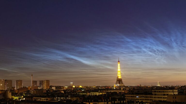 ابرهای شب تاب بر فراز پاریس — تصویر نجومی ناسا