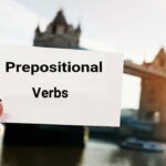 حرف اضافه افعال در انگلیسی – توضیح و لیست کامل + ۱۰۰ مثال و تمرین