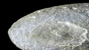 دهانه هرشل روی میماس — تصویر نجومی ناسا