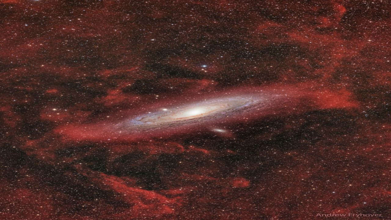 ابرهای پیرامون کهکشان آندرومدا — تصویر نجومی ناسا