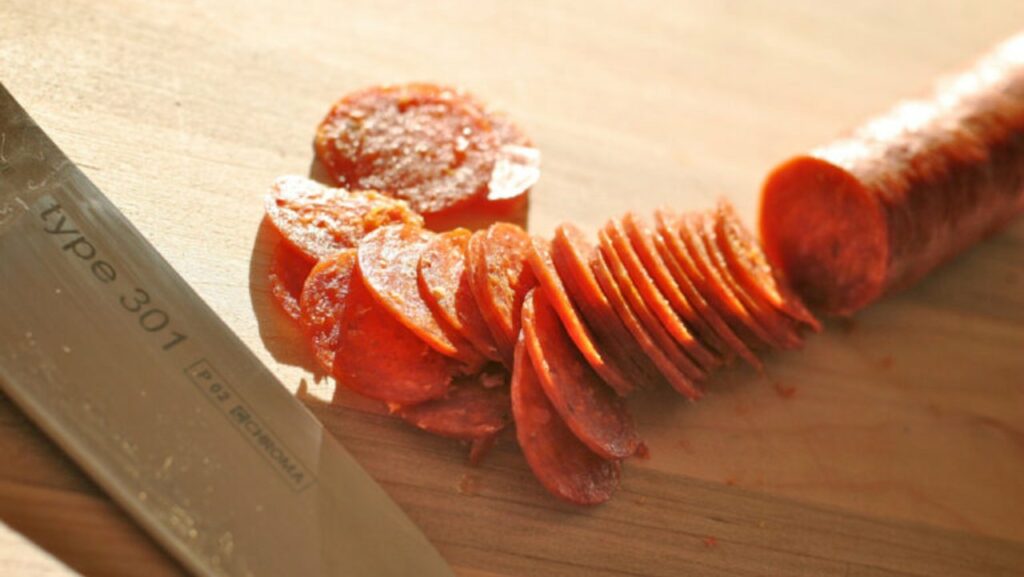 استراتژی کالباسی در مذاکره چیست ؟ توضیح کامل به زبان ساده فرادرس مجله‌