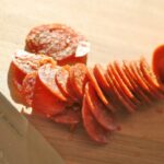 استراتژی کالباسی در مذاکره چیست؟ – توضیح کامل به زبان ساده