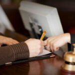 مکالمه انگلیسی در هتل با تلفظ و ترجمه – آموزش کامل