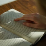 بهترین منابع ریدینگ آیلتس – آنچه برای نمره ریدینگ لازم دارید