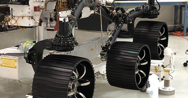 چرخ های ربات مریخ نورد ناسا