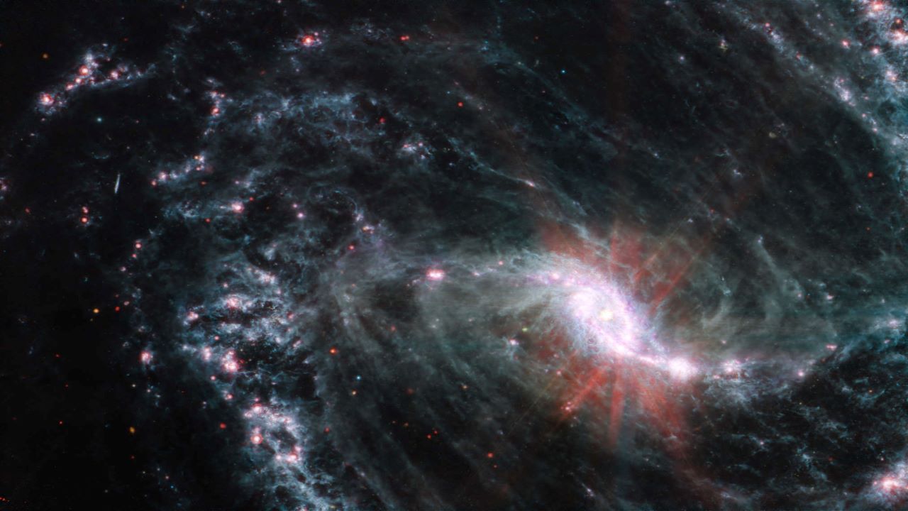 کهکشان مارپیچی NGC 1365 از دید جیمز وب — تصویر نجومی ناسا