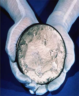 عکس سنگ اورانیوم