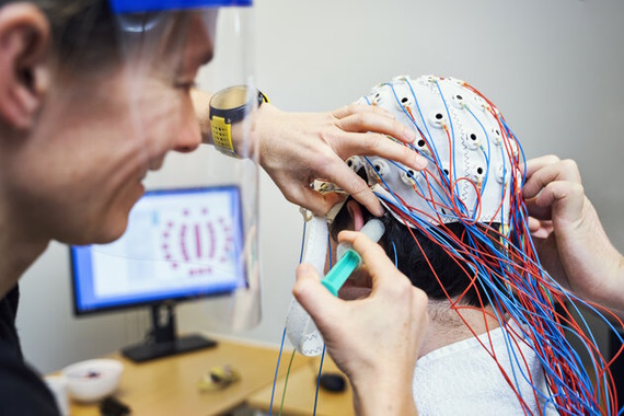 کاربرد پردازش سیگنال مغزی EEG