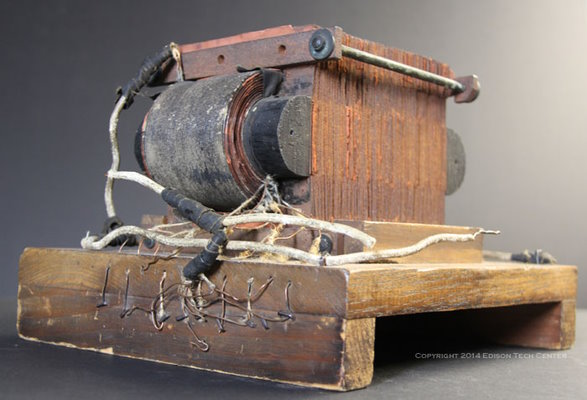 اولین ترانسفورماتور ساخته شده توسط ویلیام استنلی (تاریخچه برق سه فاز)