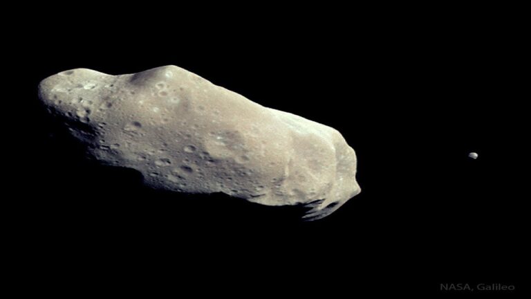 سیارک آیدا و قمرش داکتیل — تصویر نجومی ناسا