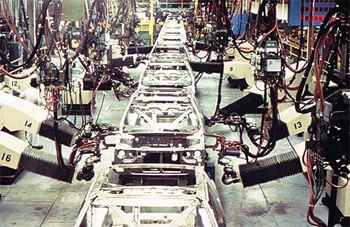 Yapay zeka tarihindeki ilk fabrika montaj hattı robotu