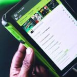 اسپاتیفای چیست؟ – از ثبت نام تا نحوه استفاده از برنامه Spotify