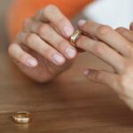 طلاق از طرف زن چگونه است؟