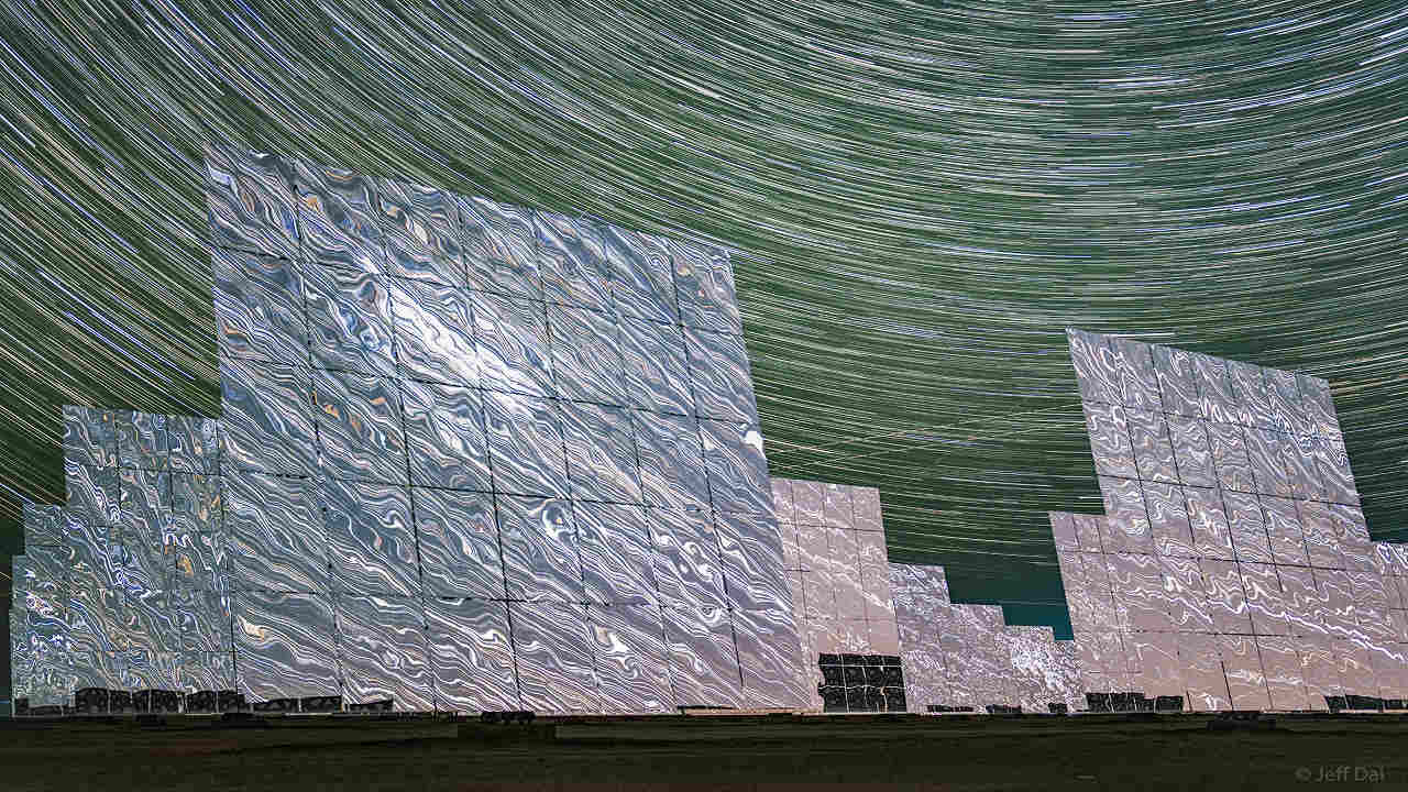 انعکاس کیهان در آینه ها — تصویر نجومی ناسا